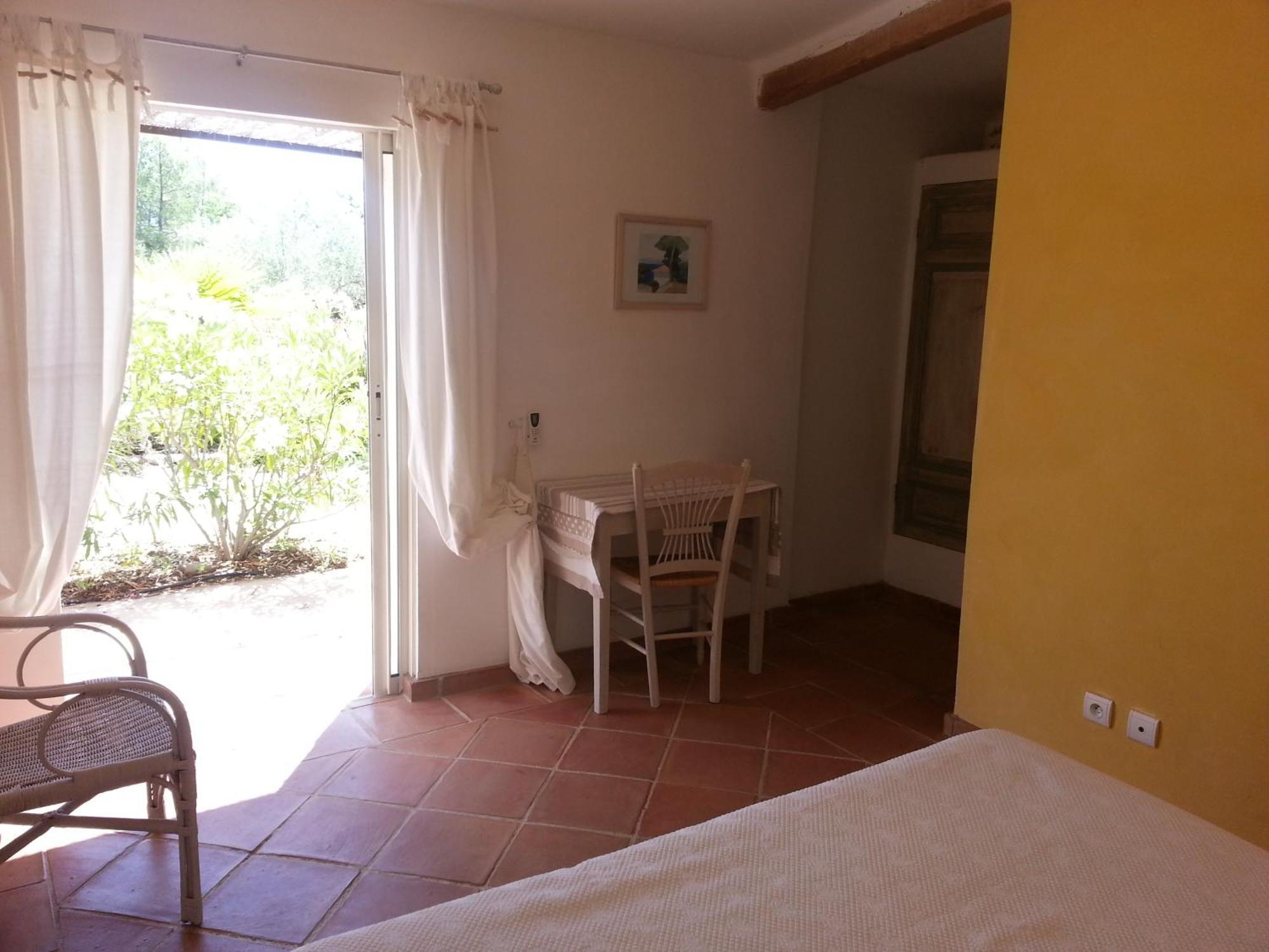Le Mas Des Oliviers Puget-Ville Zimmer foto
