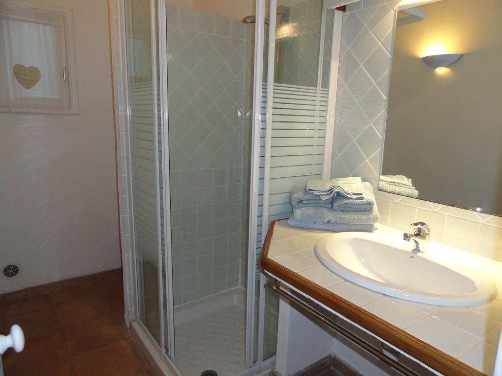 Le Mas Des Oliviers Puget-Ville Zimmer foto